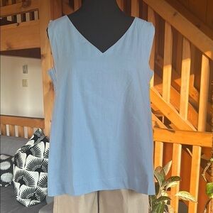 Blue Tank Top with V-Neckline and Medium Straps